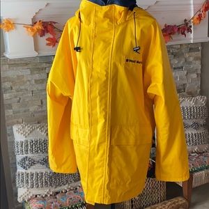 Like new West Marine nautical gear size Medium